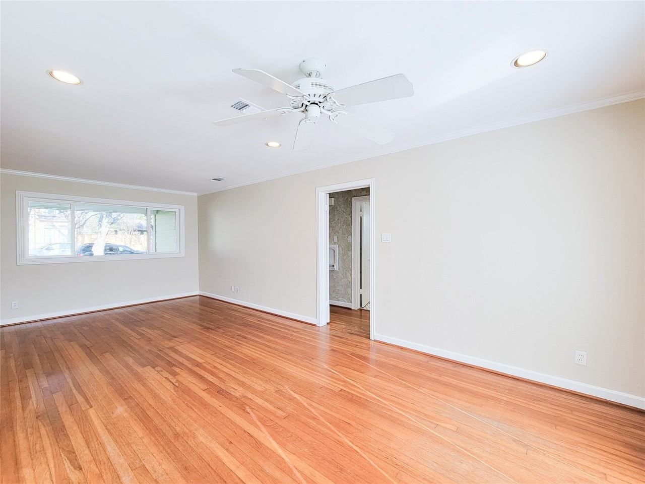 5209 Beech St - Photo 7 of 23