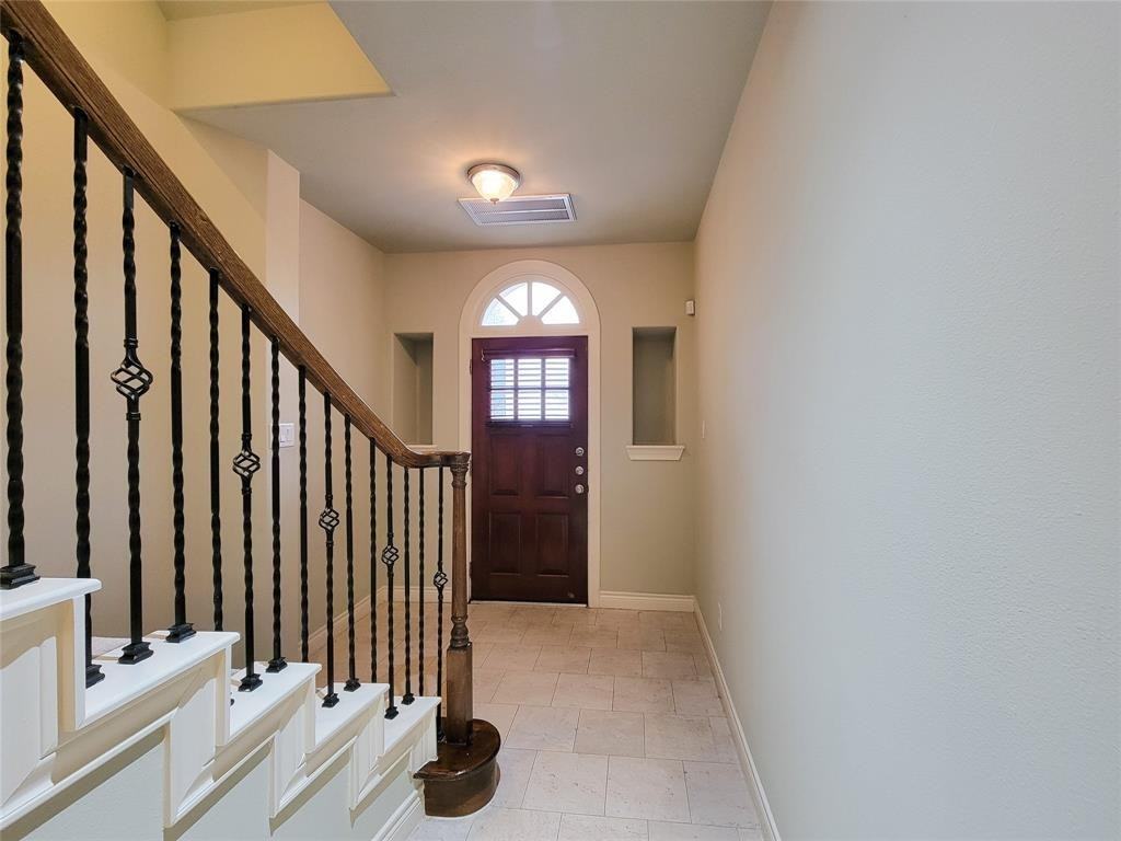 9130 Harbor Hills Dr - Photo 3 of 44