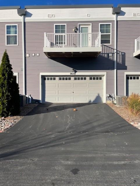 905 Times Square Dr - Photo 2 of 23