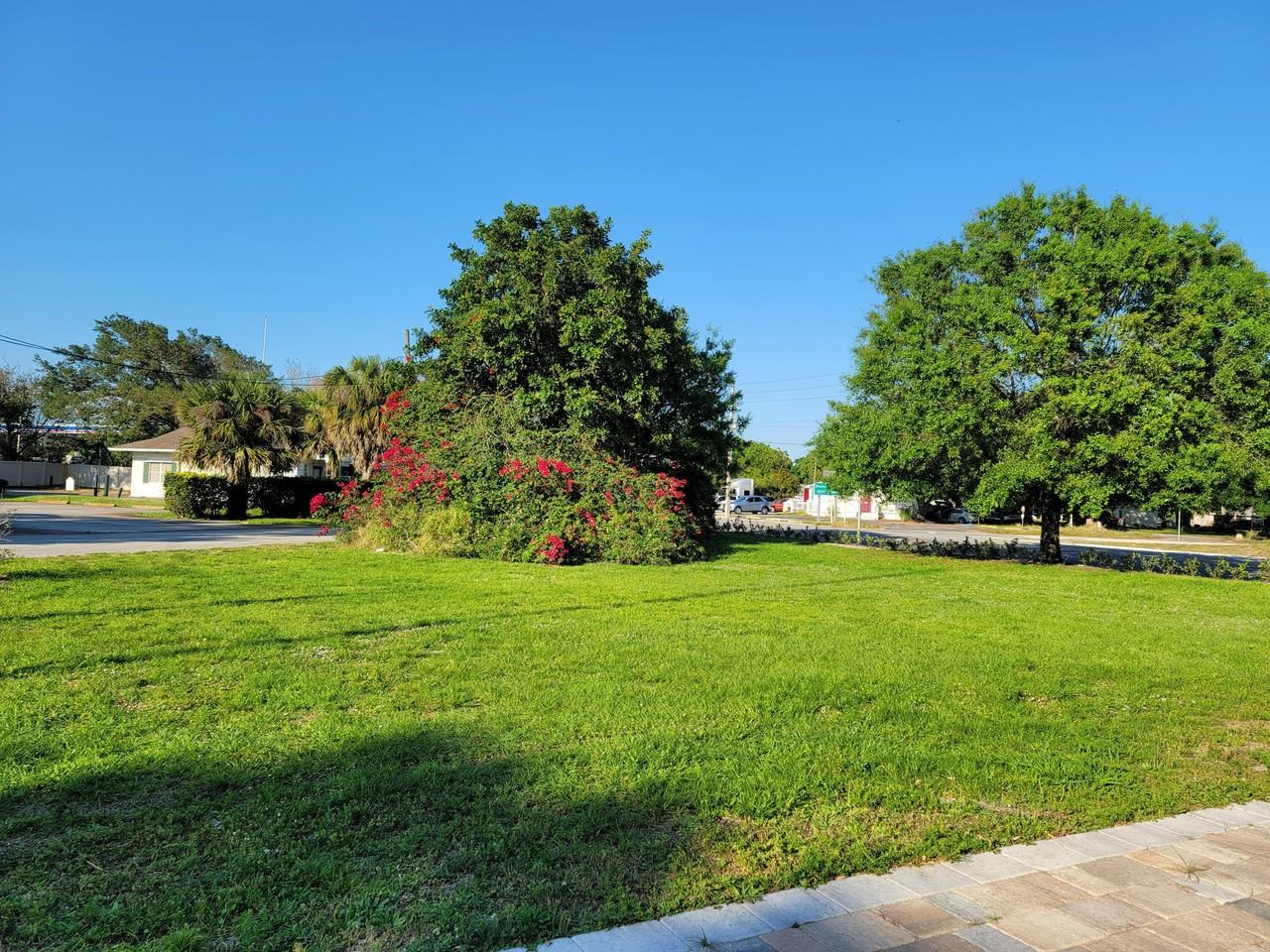 1207 S 25th St - Photo 3 of 22