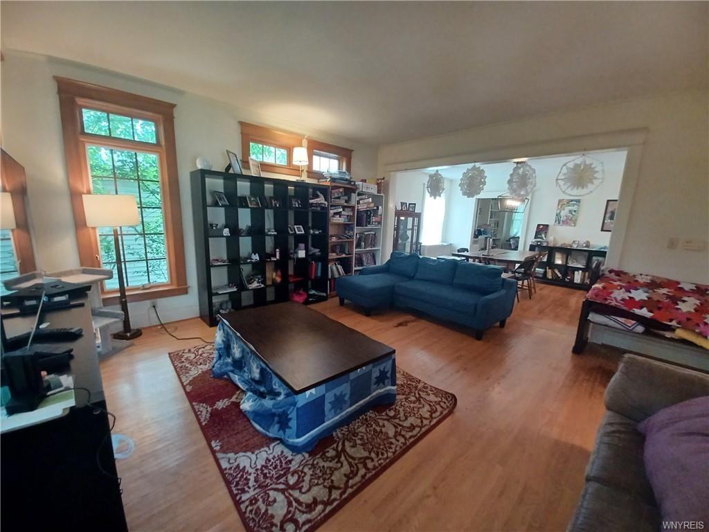 148 Roycroft Blvd - Photo 7 of 50