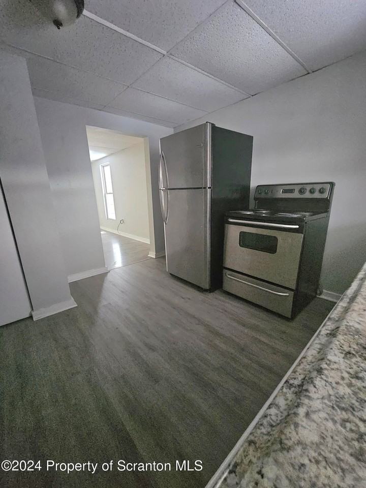 155 N Main St - Photo 2 of 9