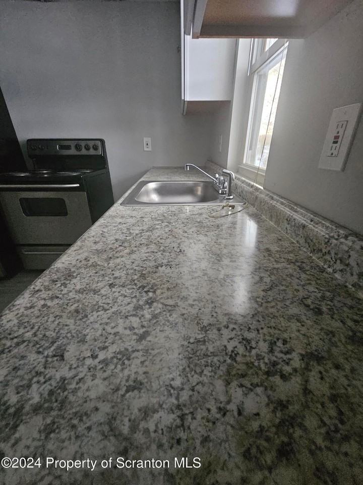 155 N Main St - Photo 3 of 9