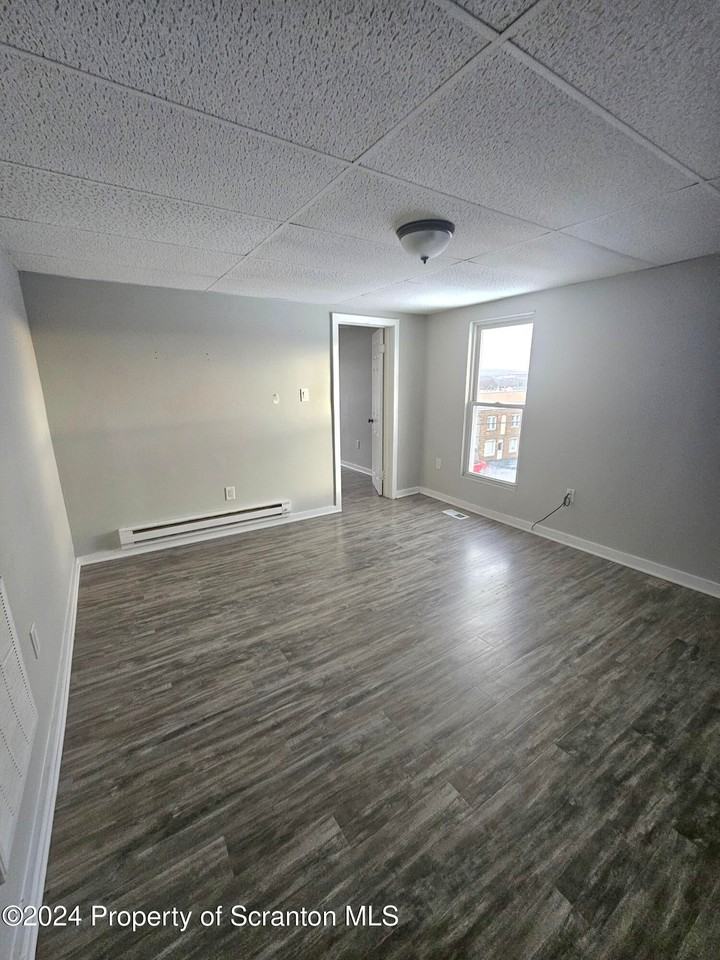 155 N Main St - Photo 5 of 9