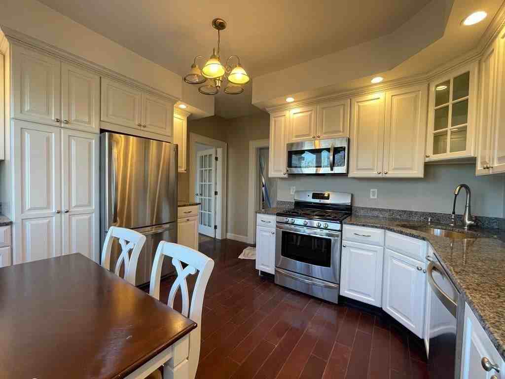 42 Grampian Way - Photo 3 of 25