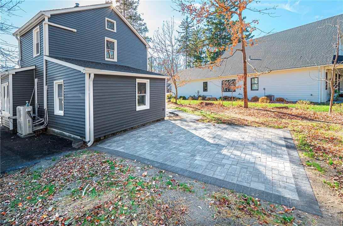 130 West St - Photo 3 of 18