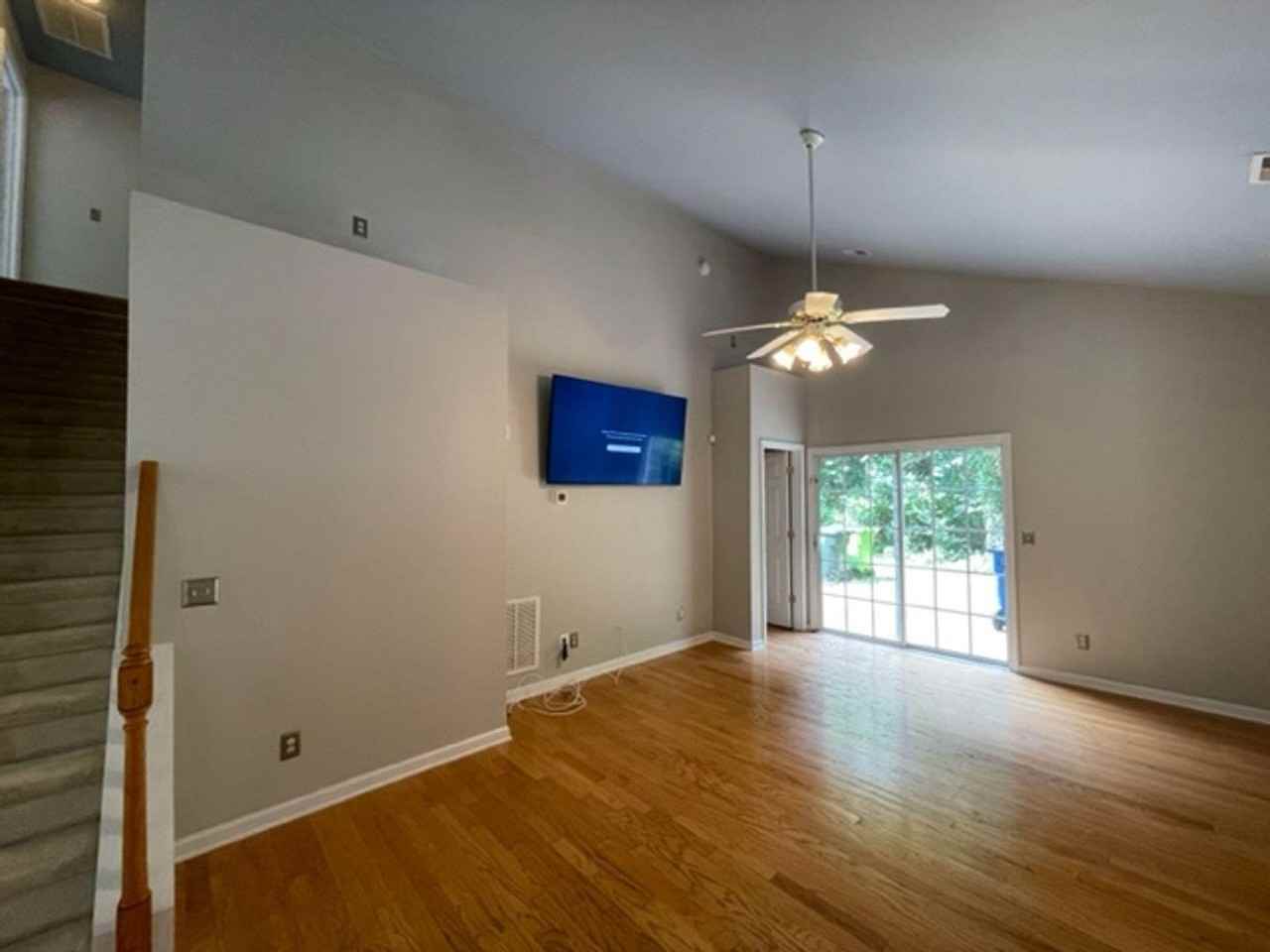 1920 Lost Ln - Photo 3 of 24