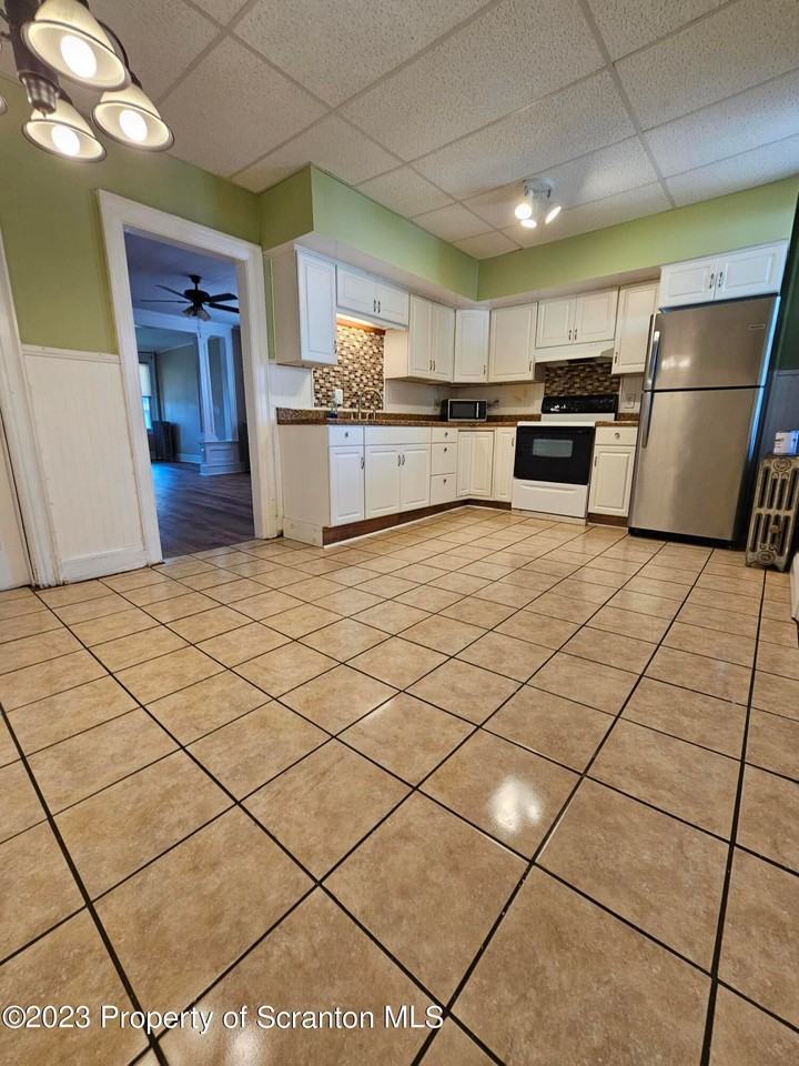 543 N Sumner Ave - Photo 3 of 23