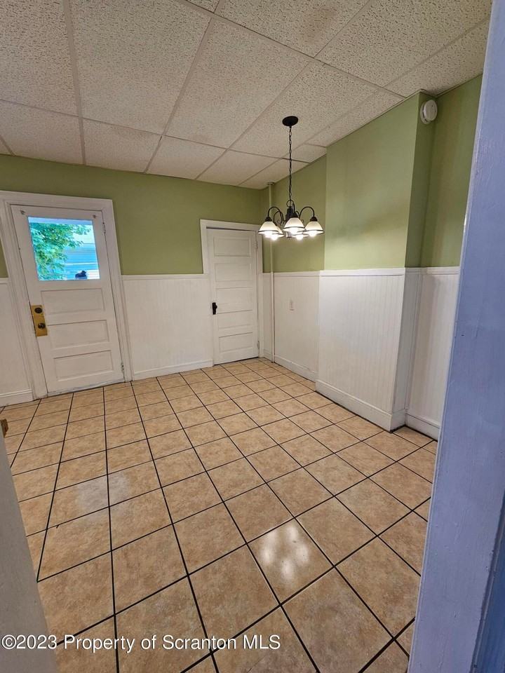 543 N Sumner Ave - Photo 4 of 23