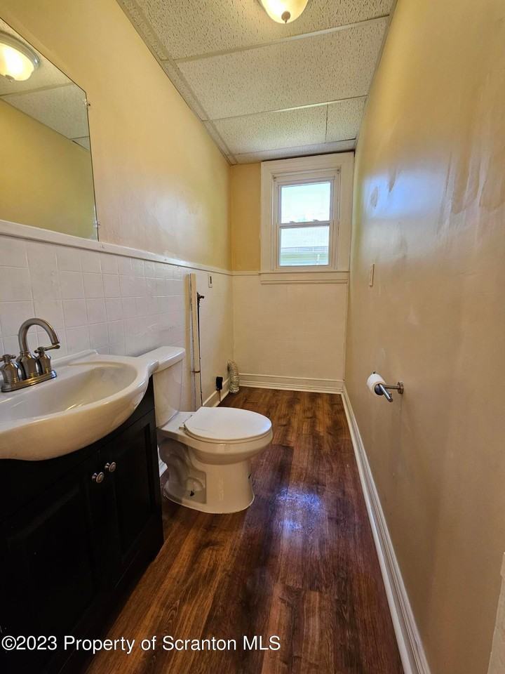 543 N Sumner Ave - Photo 5 of 23