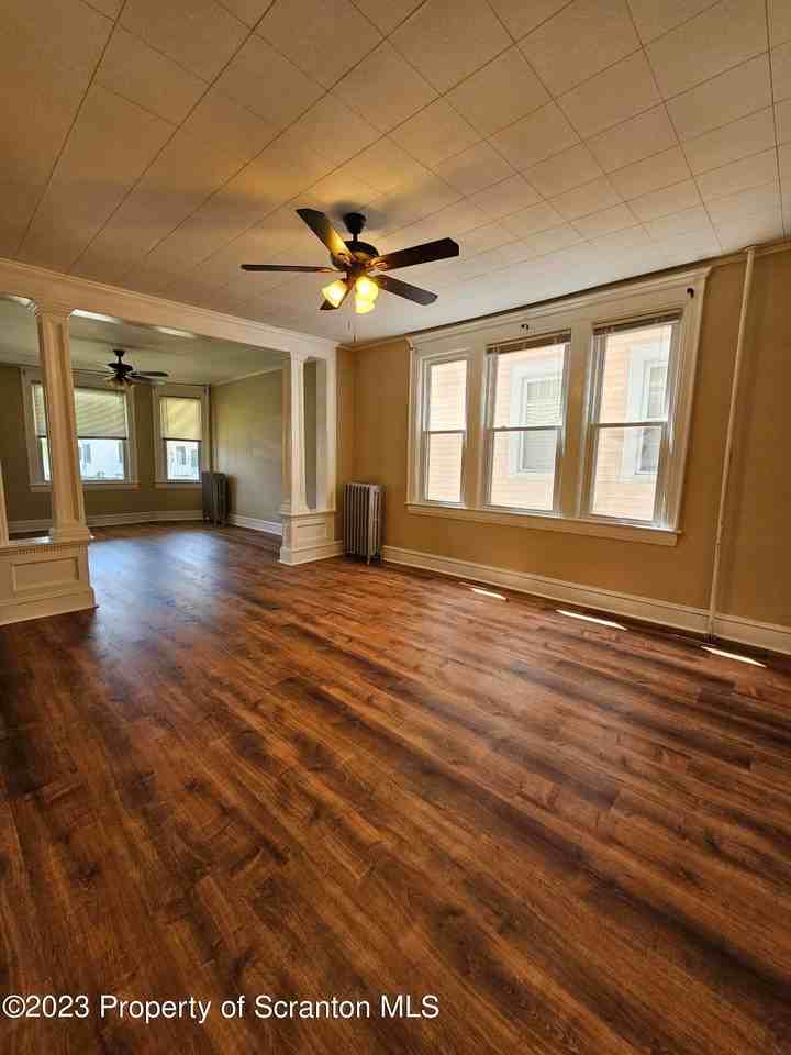 543 N Sumner Ave - Photo 7 of 23