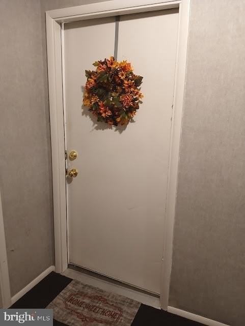 8040 Abbey Ct - Photo 2 of 15