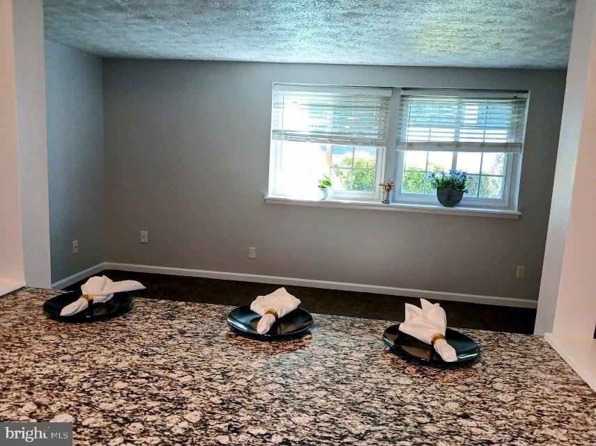 8040 Abbey Ct - Photo 5 of 15