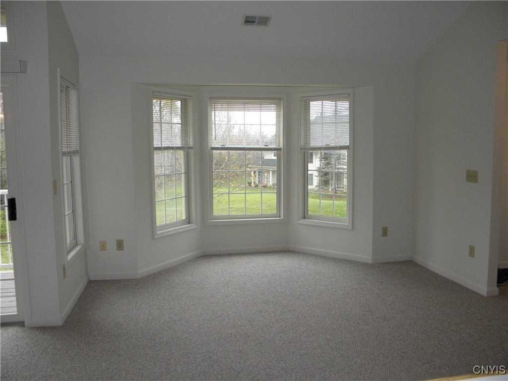 1805 Greymoor Way - Photo 4 of 25