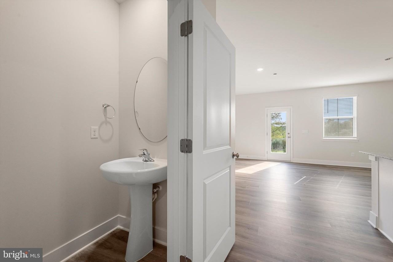 122 Hopi Pl - Photo 3 of 12