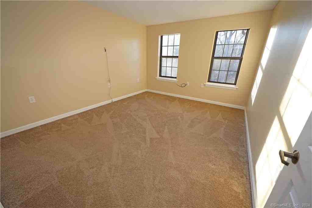 49 Highland St - Photo 5 of 20