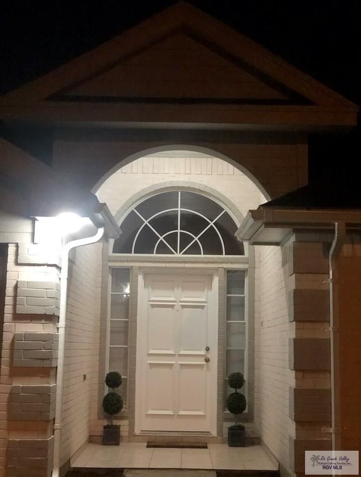 1766 Carnation Dr - Photo 3 of 32