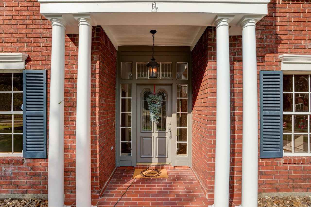 15923 Echo Lodge Dr - Photo 2 of 32