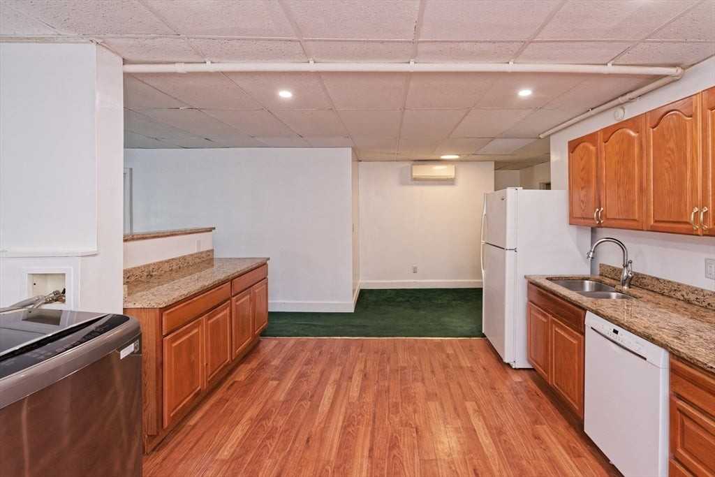 481 Gleasondale Rd - Photo 4 of 30