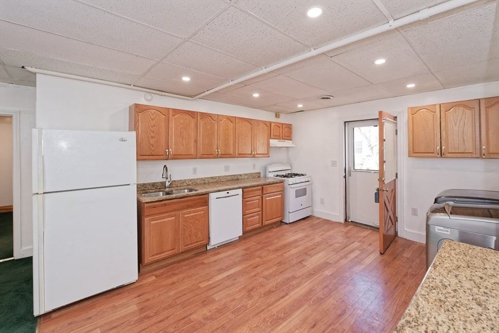 481 Gleasondale Rd - Photo 7 of 30