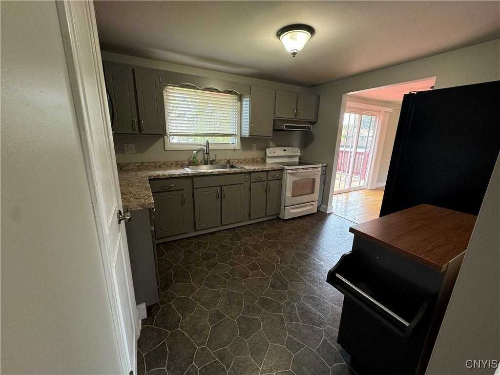 7870 Oneida Trl - Photo 5 of 22