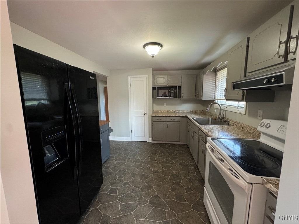 7870 Oneida Trl - Photo 6 of 22