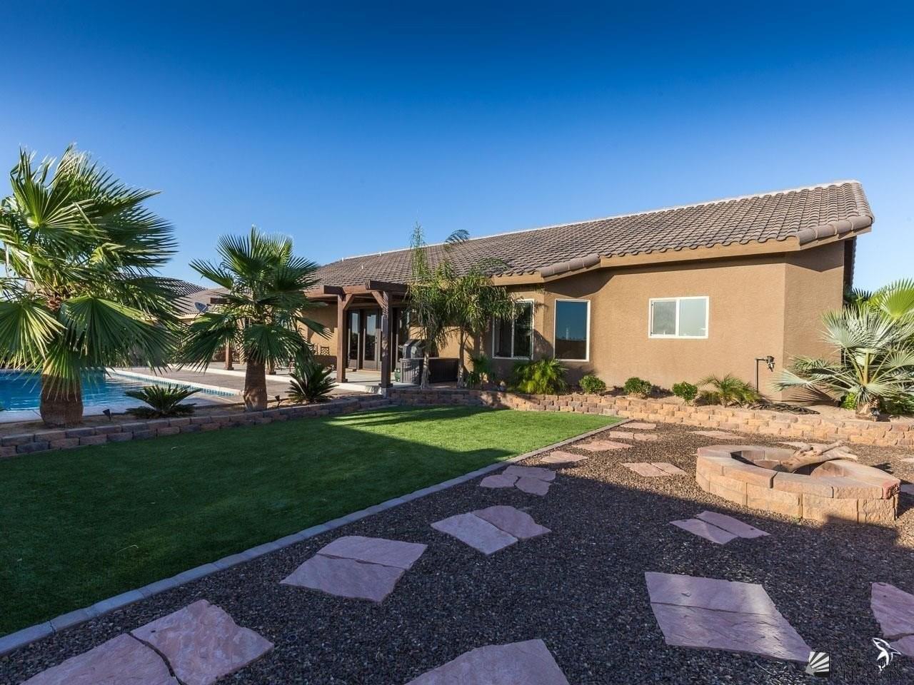 2266 S 46th Way - Photo 2 of 37