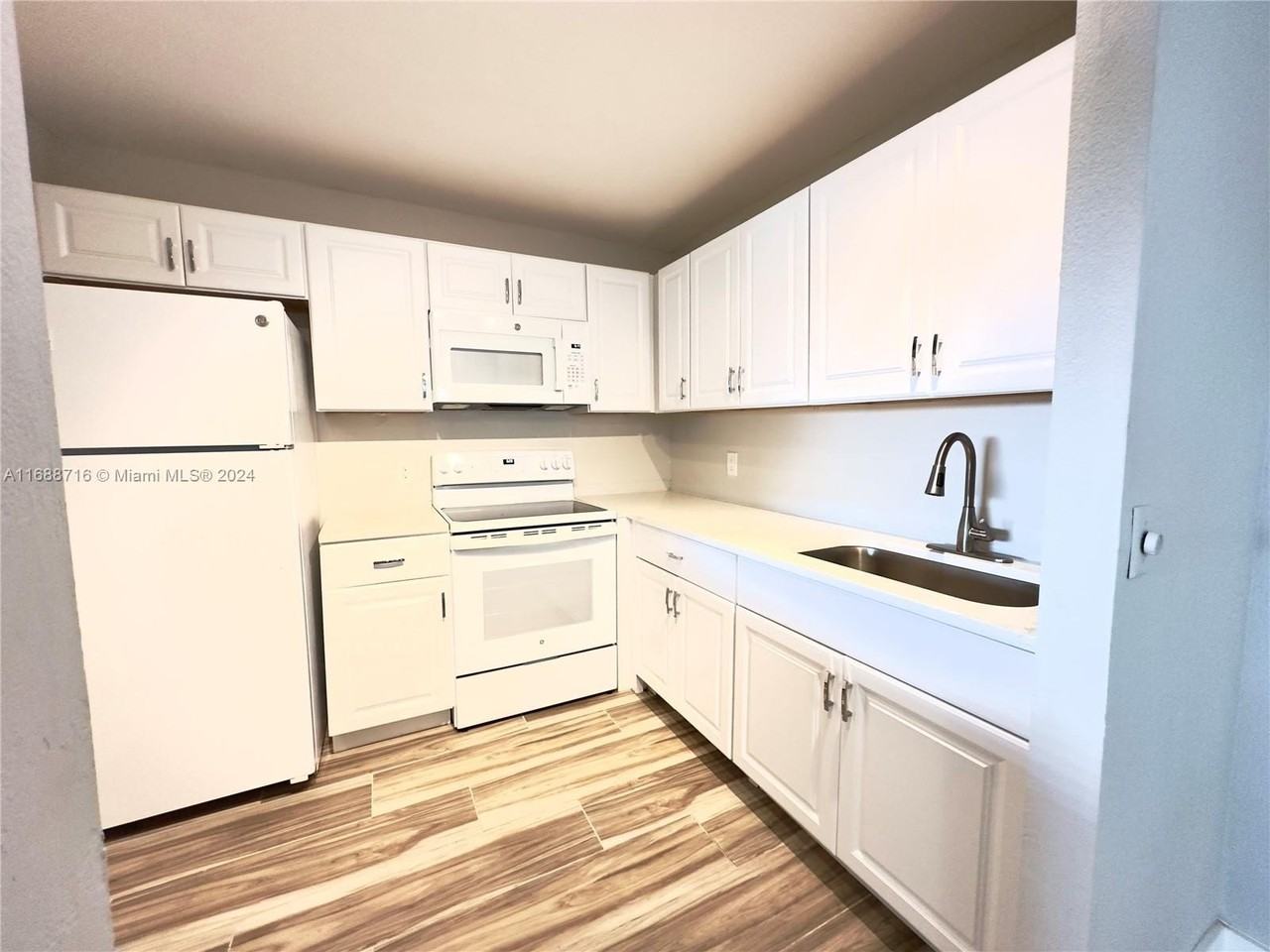 58 Monaco B 58 - Photo 2 of 21