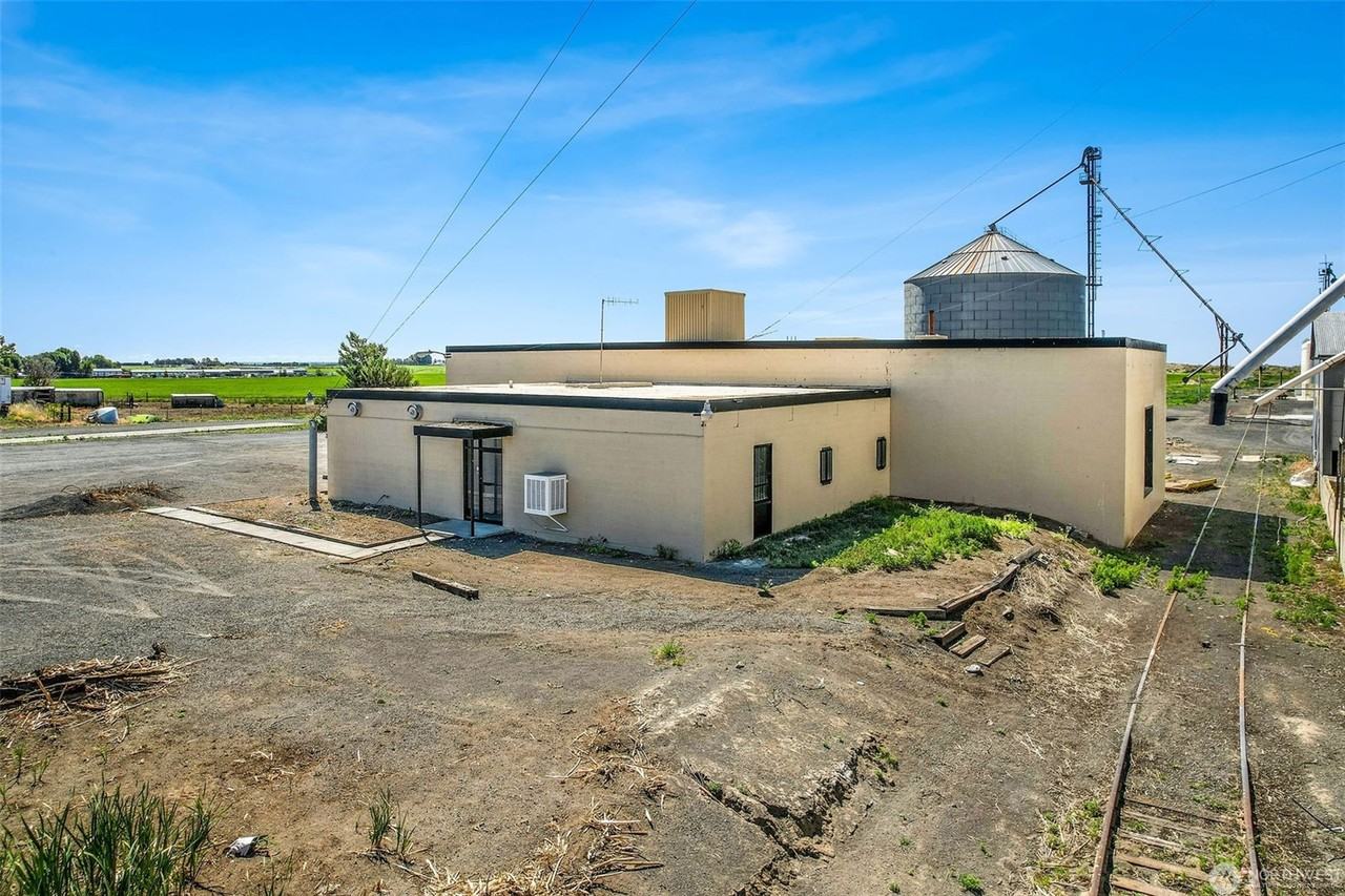 11763 Road 1 Se - Photo 2 of 40