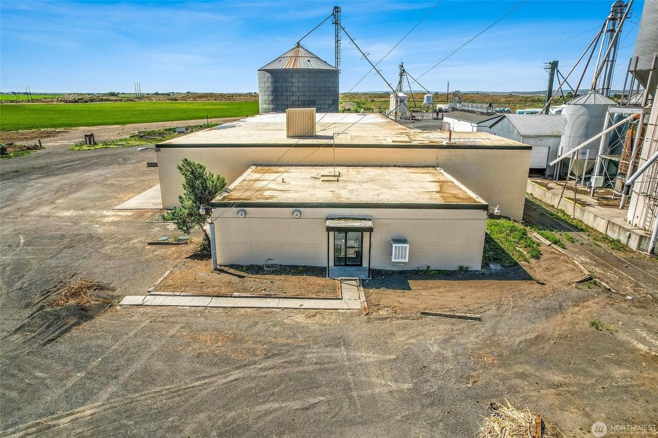 11763 Road 1 Se - Photo 3 of 40