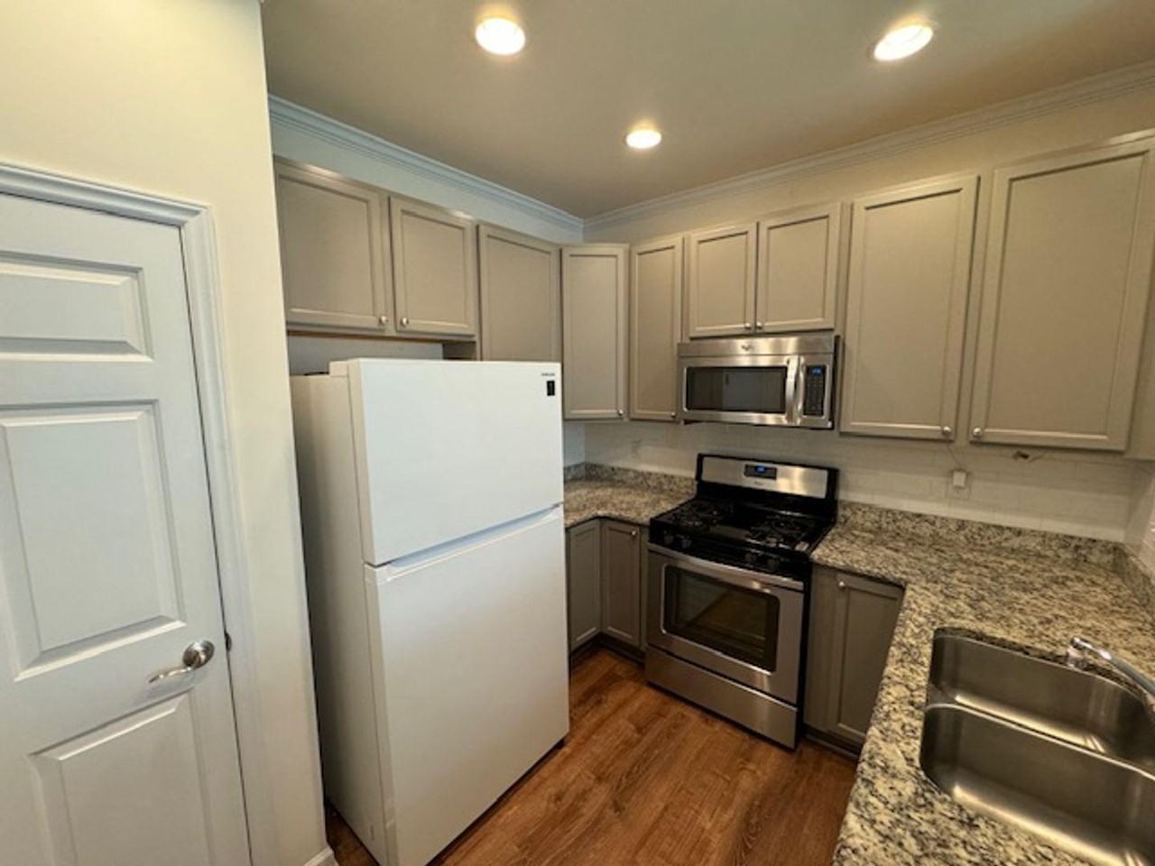 3829 Crimson Clover Ave - Photo 5 of 26