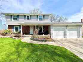 180 Robin Hill Dr - Photo 1 of 1