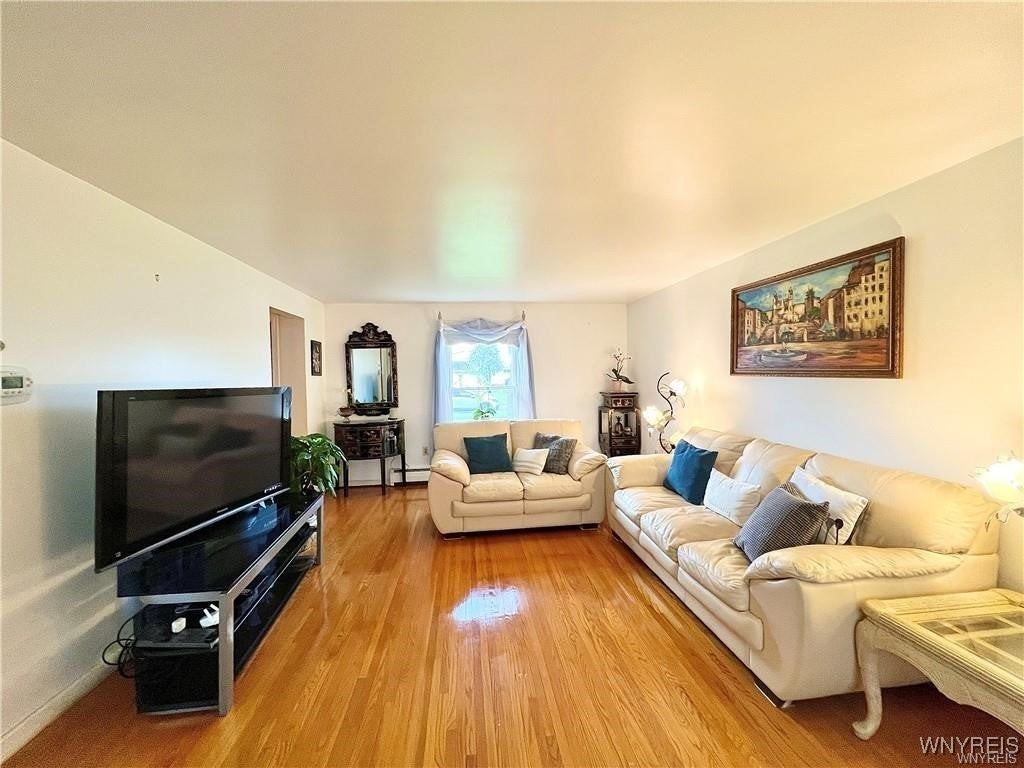 180 Robin Hill Dr - Photo 2 of 32