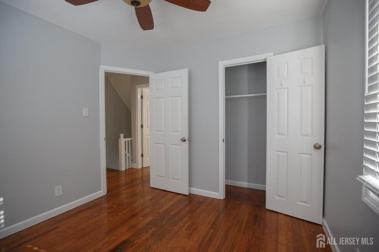 545 Olive Pl Place - Photo 6 of 18