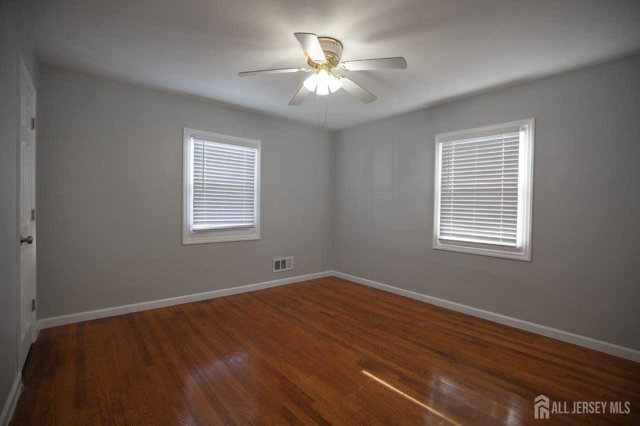 545 Olive Pl Place - Photo 7 of 18