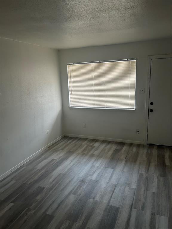 7820 Calhoun Rd - Photo 3 of 11