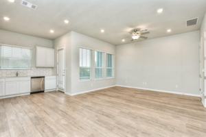 featured image of 1015 Vista View Dr