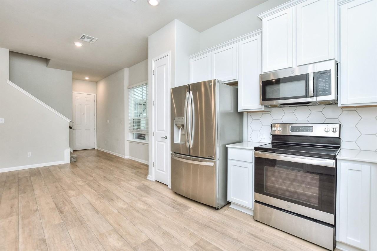 1015 Vista View Dr - Photo 6 of 25