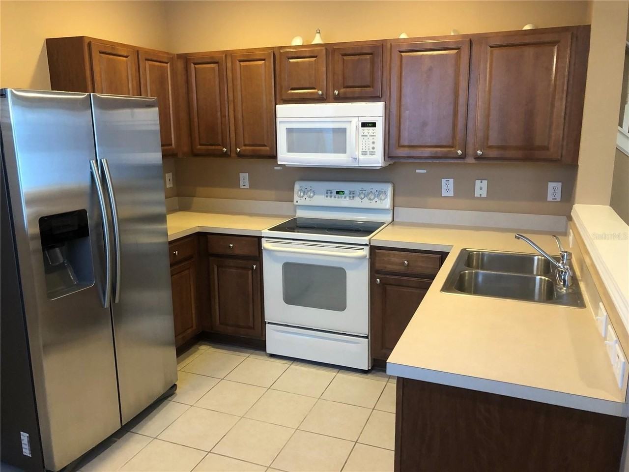 8456 Sandy Beach St - Photo 4 of 25