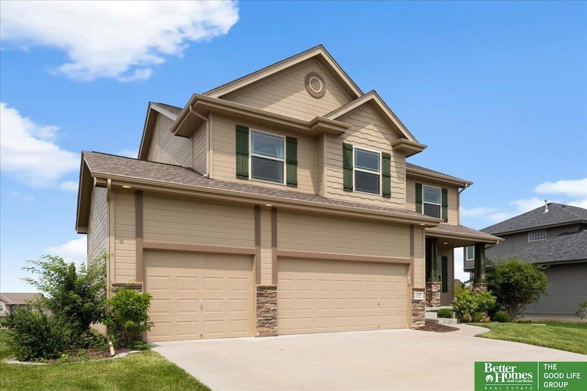 13707 S 46th St - Photo 2 of 48