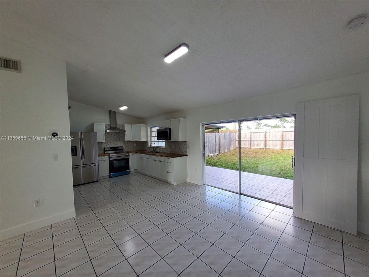 17831 Sw 134th Ct - Photo 7 of 24