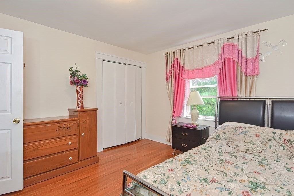 60 Valley St - Photo 3 of 37