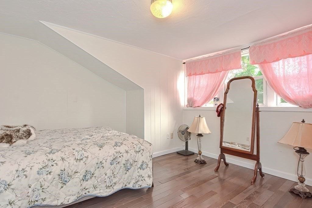 60 Valley St - Photo 6 of 37