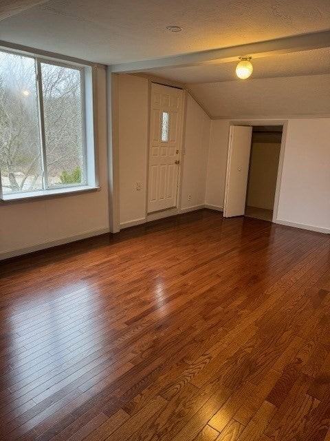 60 Valley St - Photo 7 of 37