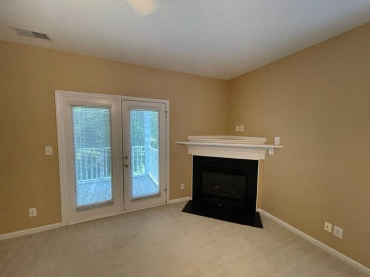 924 Glenolden Ct - Photo 4 of 19