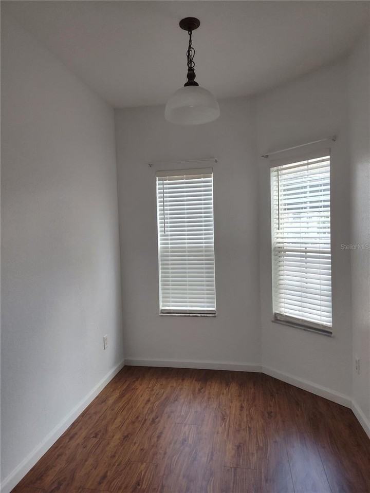 2935 Ne 7th St - Photo 4 of 7