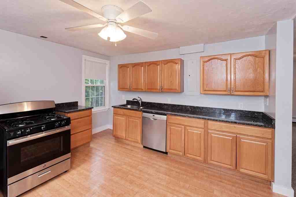 479 Gleasondale Rd - Photo 5 of 37