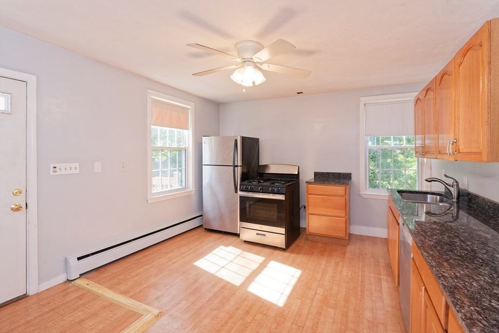 479 Gleasondale Rd - Photo 6 of 37