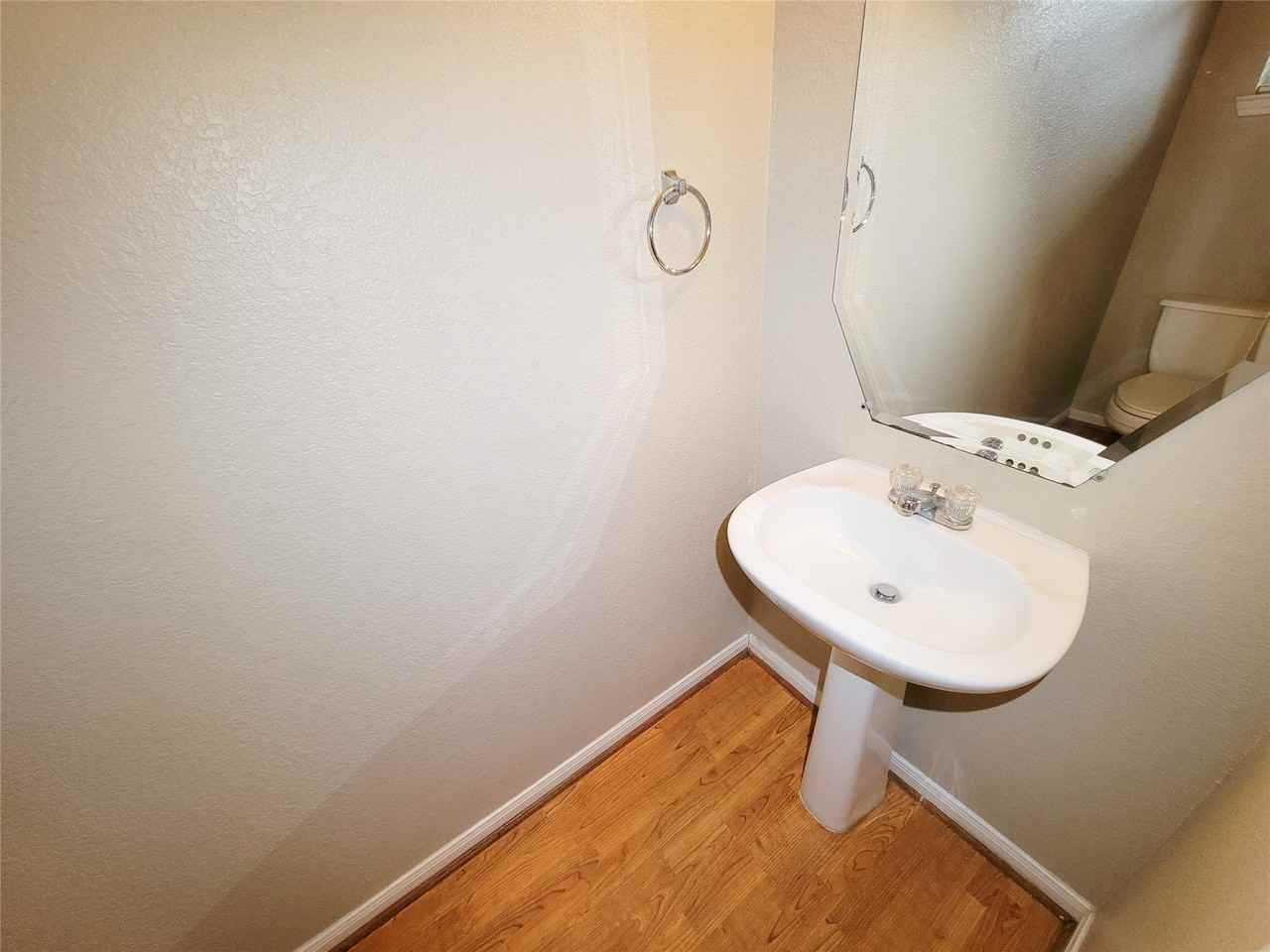 13146 Lawsons Creek Ln - Photo 3 of 30