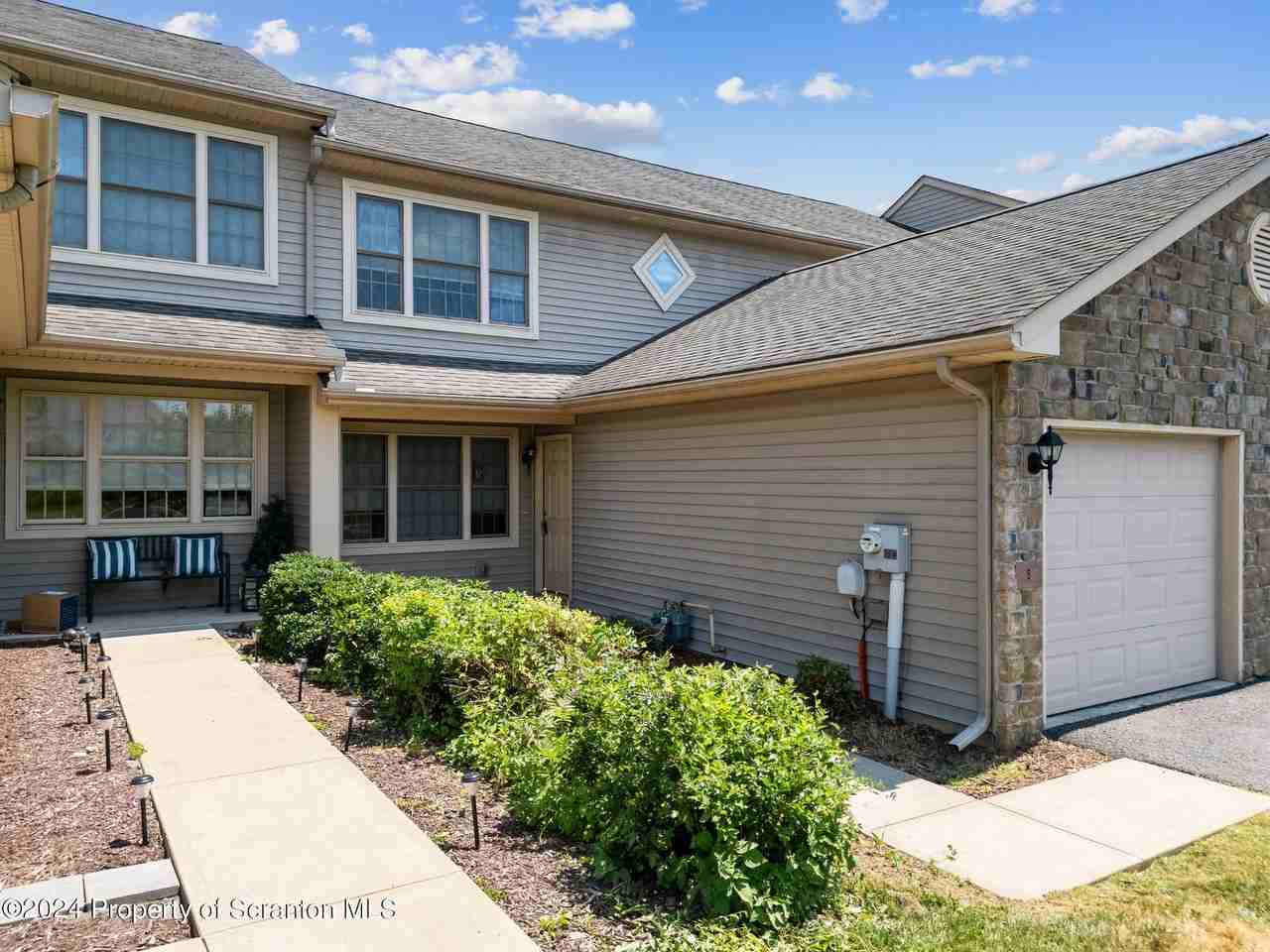 5 Fiore Ct - Photo 2 of 32